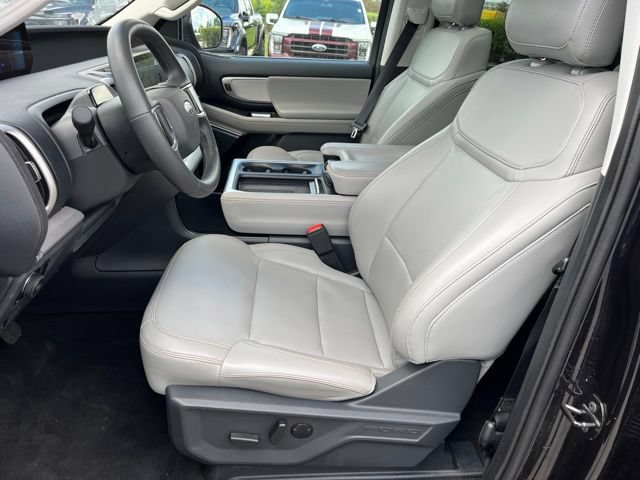 Certified 2025 Ford Expedition Active AWD/4WD image 21