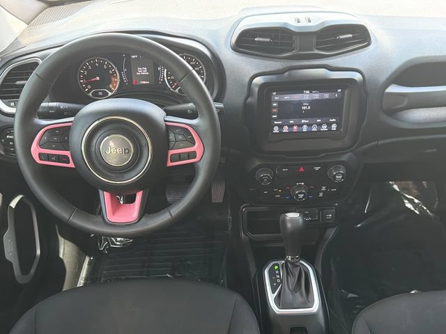 Used 2018 Jeep Renegade Latitude FWD image 24