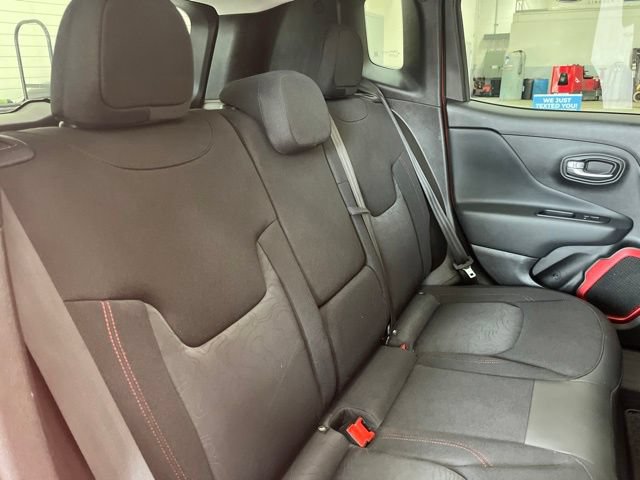 Used 2018 Jeep Renegade Trailhawk w/ UConnect 8.4 Nav Group AWD/4WD image 41