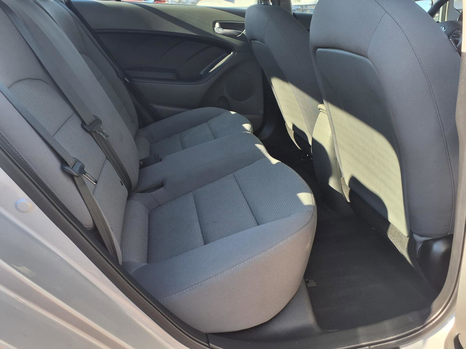 Used 2018 Kia Forte LX image 11