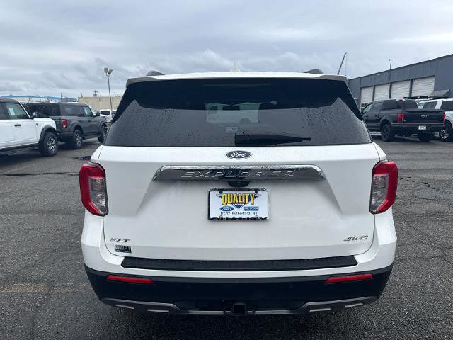 Certified 2022 Ford Explorer XLT w/ Equipment Group 202A image 3