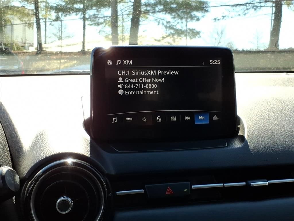 Used 2019 Toyota Yaris LE image 21