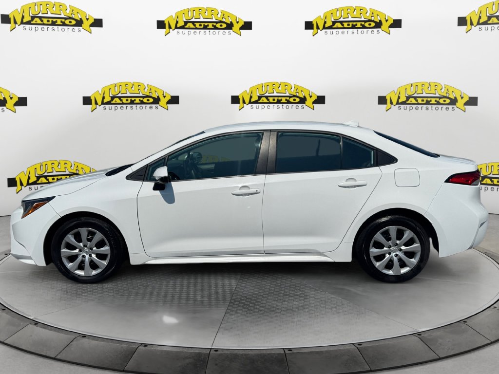 Used 2024 Toyota Corolla LE FWD image 2