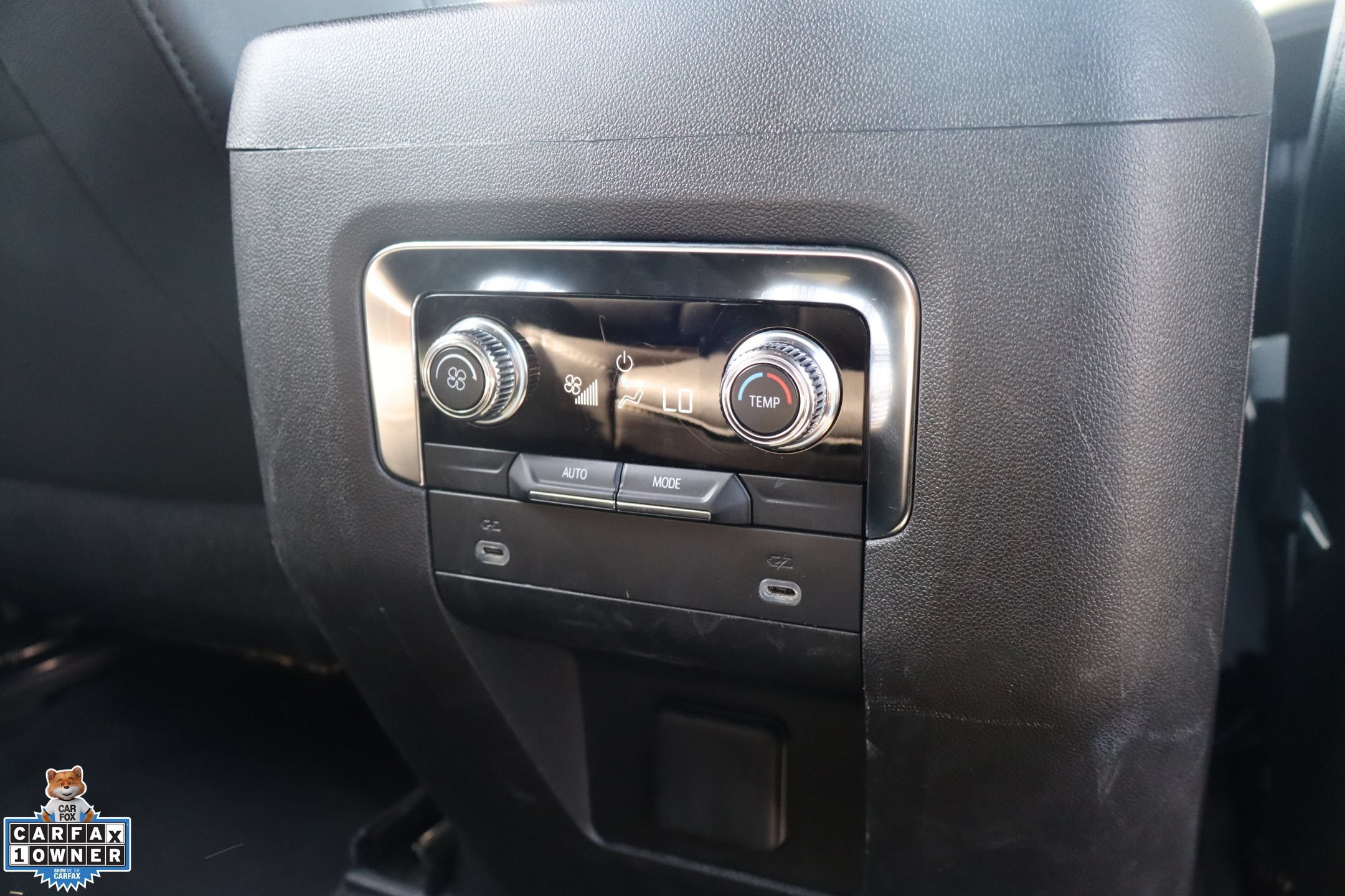 Used 2024 GMC Yukon SLT RWD image 27