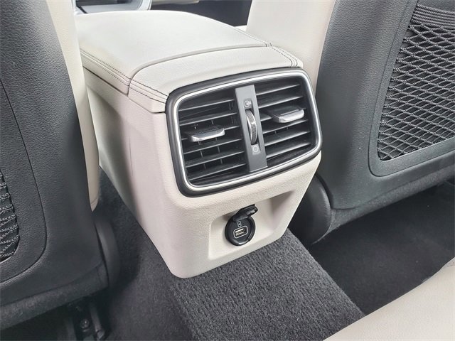 Used 2022 Genesis G70 2.0T image 27