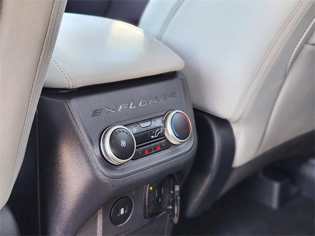 Certified 2025 Ford Explorer Platinum w/ LUX Leather Package image 17