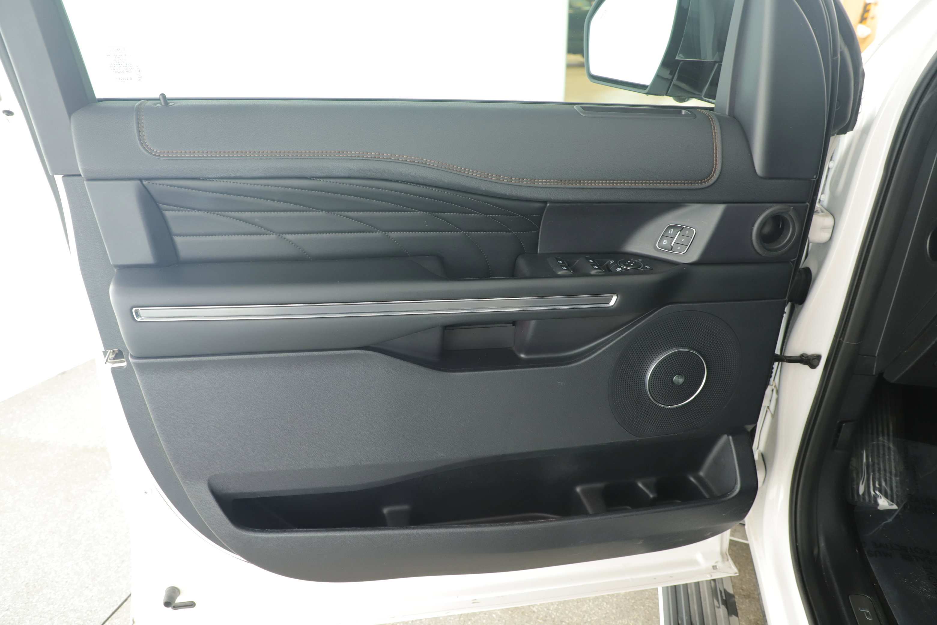 Certified 2019 Ford Expedition Platinum image 22