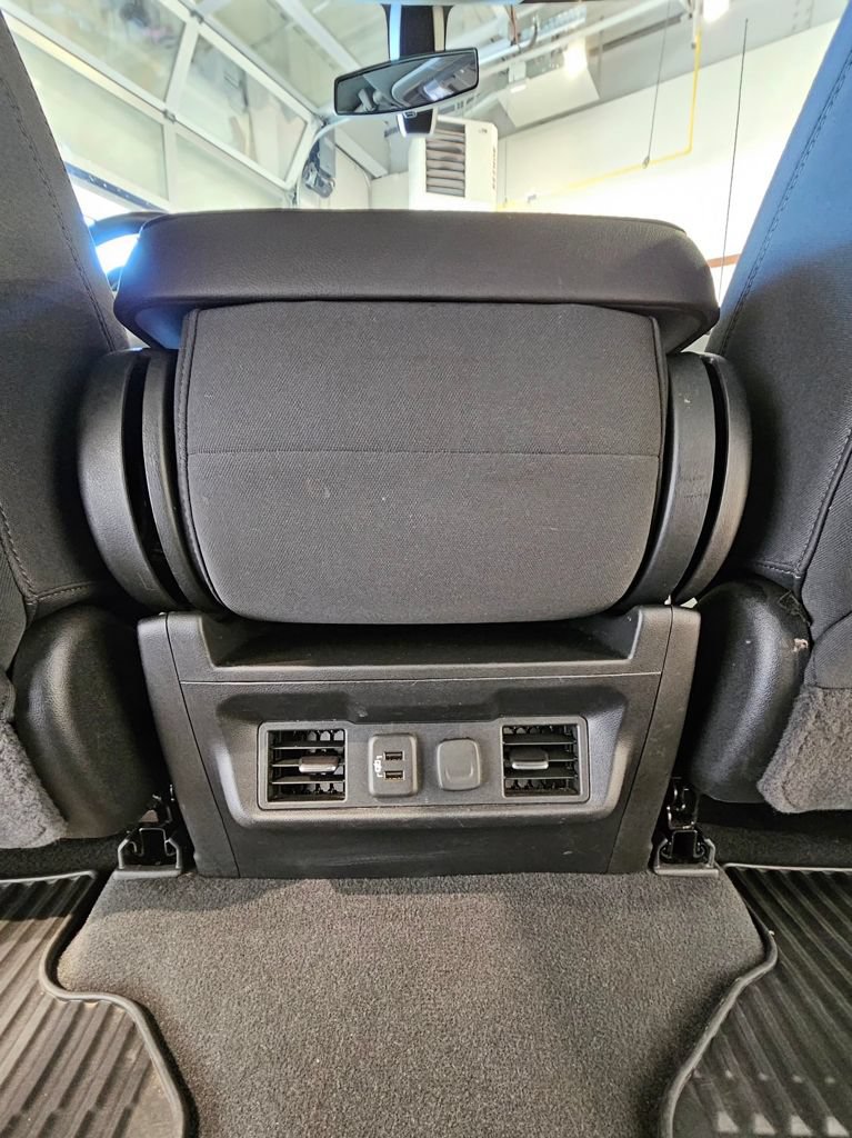 Used 2022 Chevrolet Silverado 1500 LT AWD/4WD image 28
