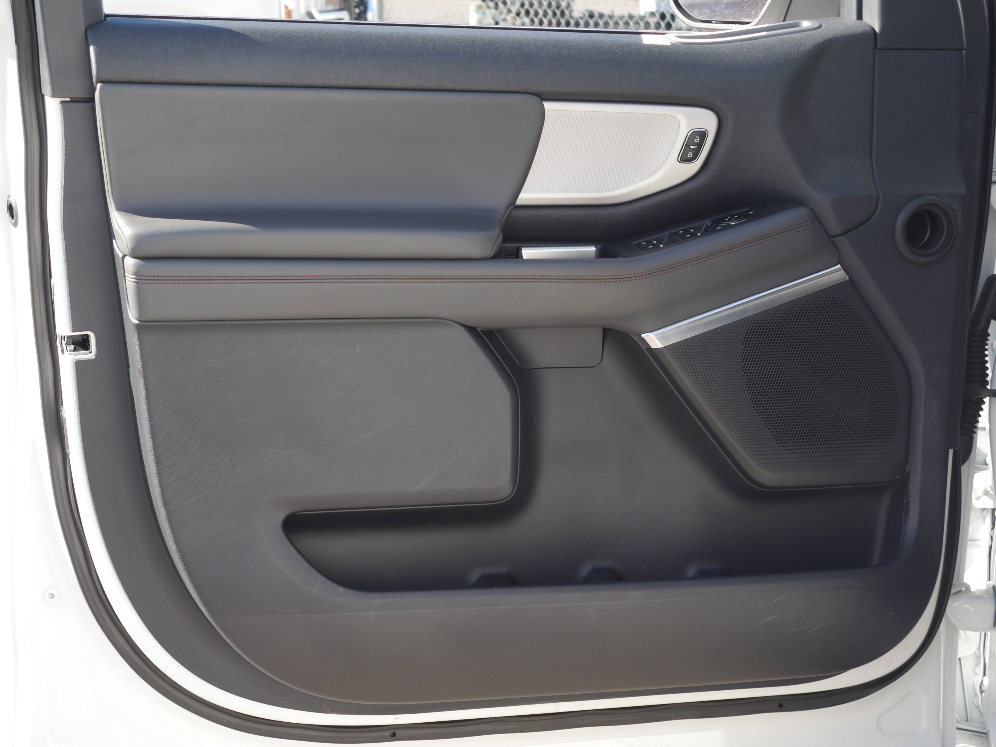 Certified 2025 Ford Expedition Active image 36