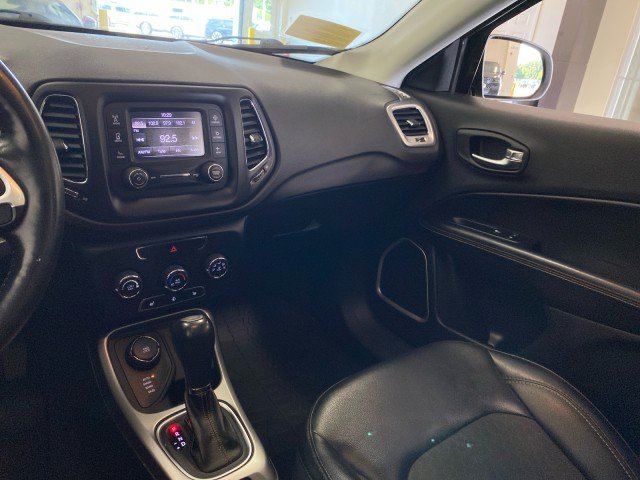 Used 2018 Jeep Compass Latitude w/ Cold Weather Group AWD/4WD image 13