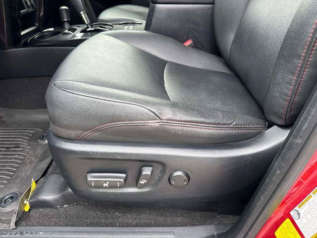 Used 2020 Toyota 4Runner Venture w/ Moonroof Package AWD/4WD image 17