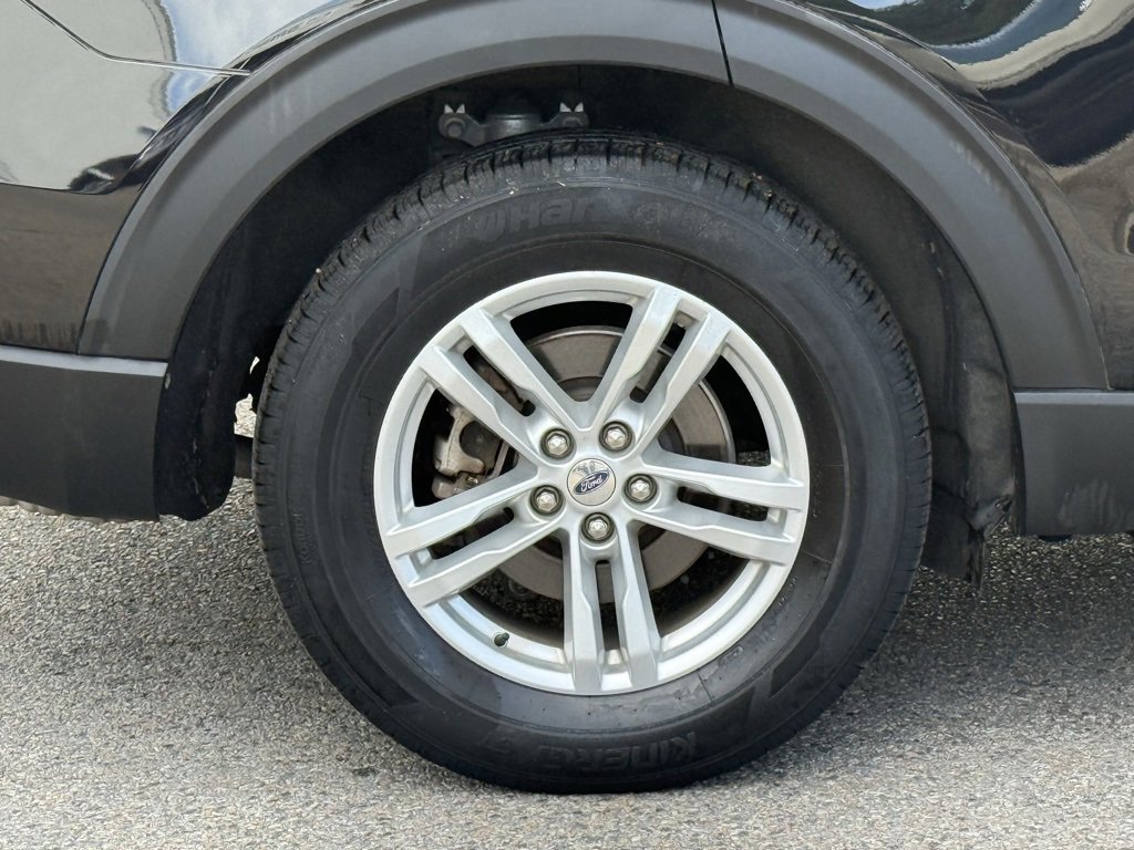 Certified 2022 Ford Explorer XLT w/ Equipment Group 202A image 11