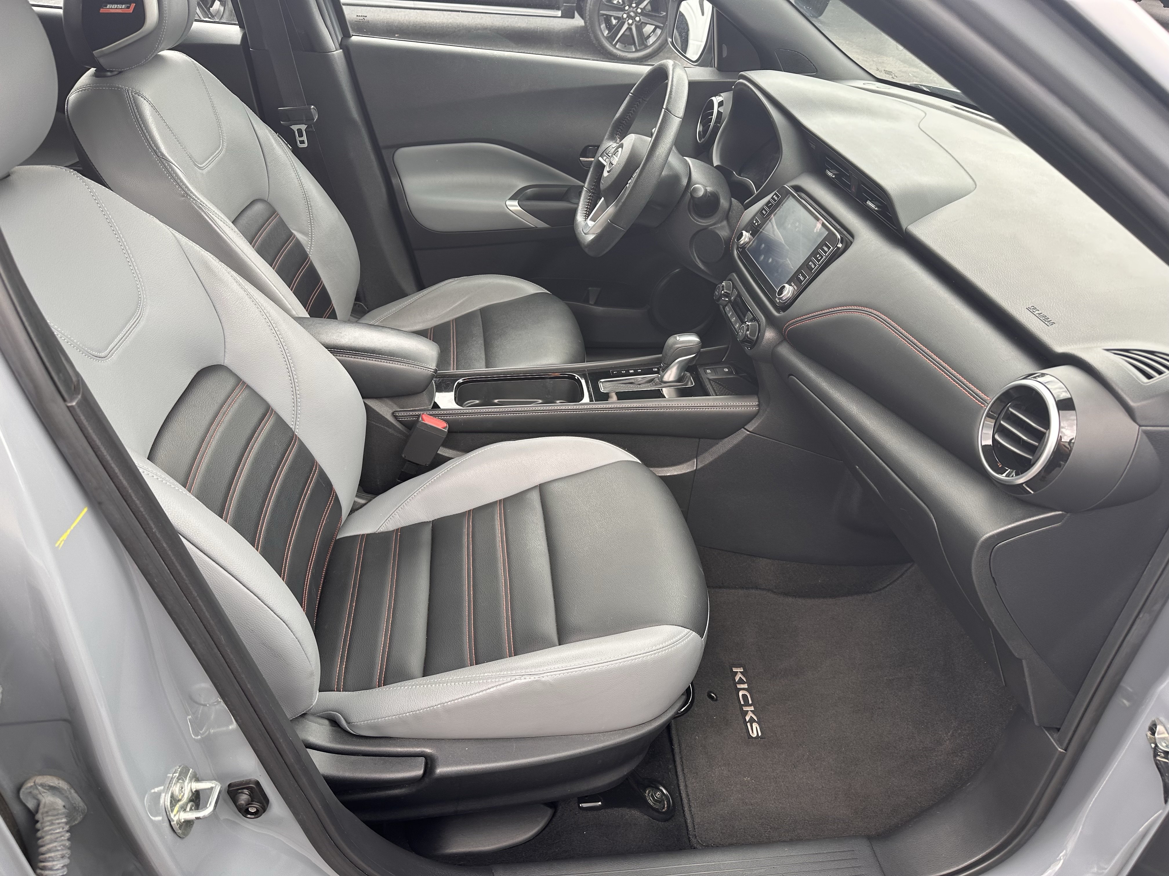 Used 2022 Nissan Kicks SR w/ Premium Package FWD image 14