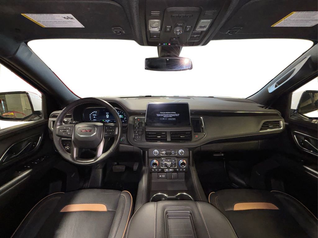 Used 2022 GMC Yukon XL AT4 image 32
