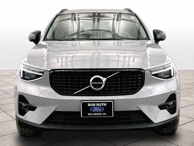 Used 2024 Volvo XC40 B5 Ultimate w/ Climate Package AWD/4WD image 3
