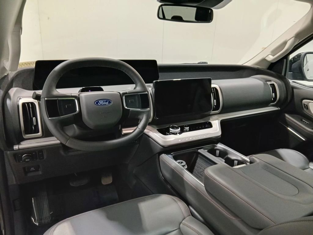Certified 2025 Ford Expedition Active AWD/4WD image 14