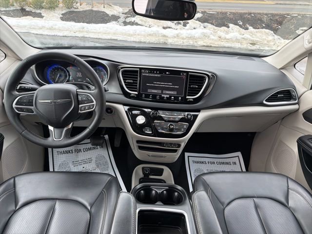 Used 2023 Chrysler Pacifica Touring-L image 29