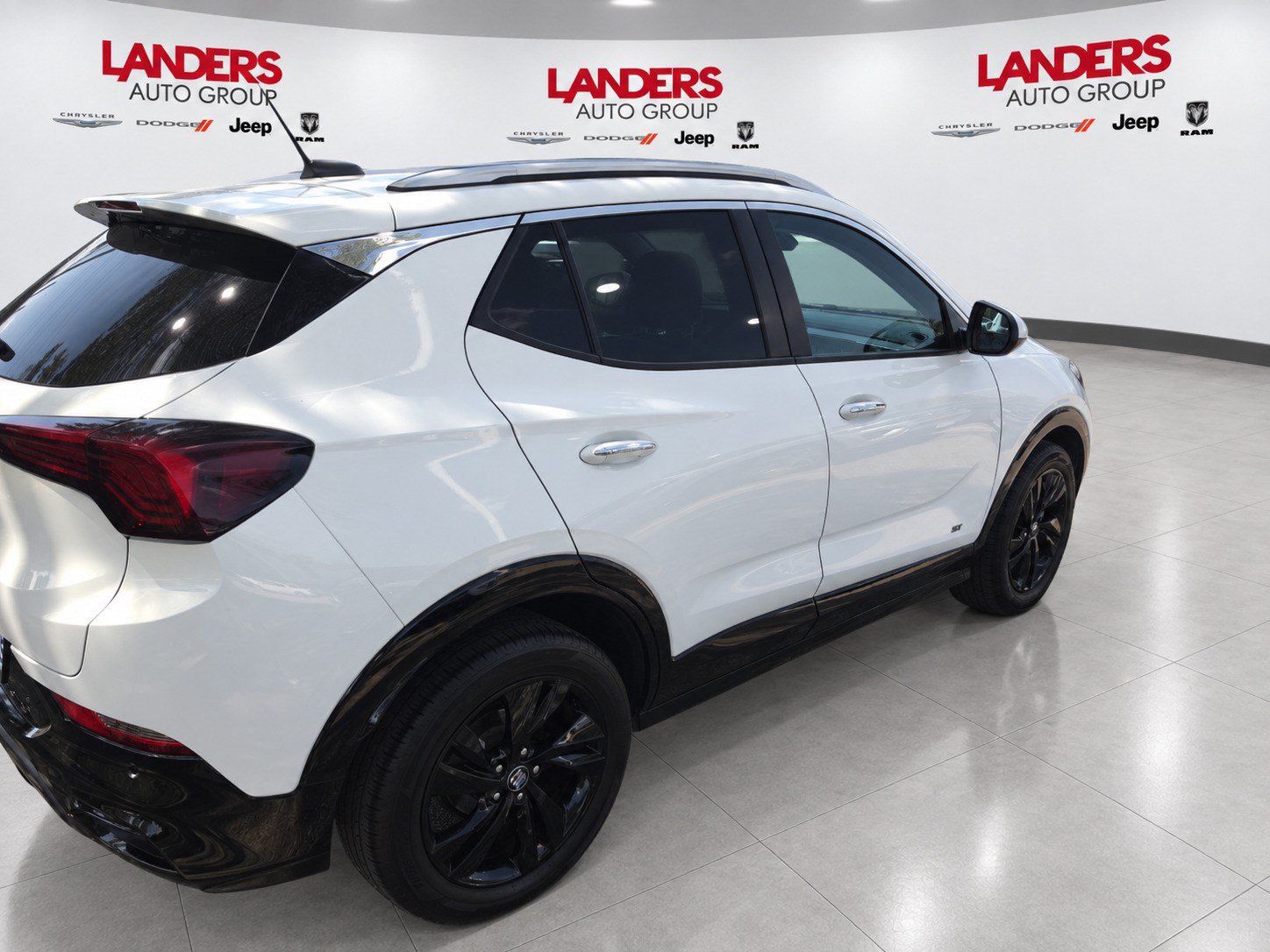 Used 2025 Buick Encore GX Sport Touring w/ Advanced Technology Package FWD image 5