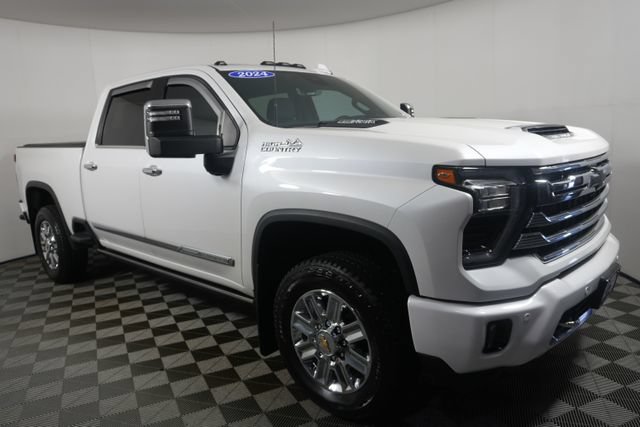 Used 2024 Chevrolet Silverado 3500 High Country w/ Technology Package AWD/4WD image 1