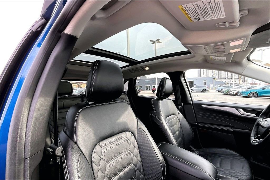 Certified 2023 Ford Escape Platinum w/ Premium Technology Package AWD/4WD image 21