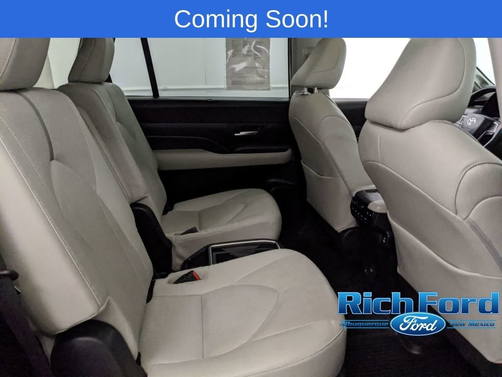 Used 2024 Toyota Grand Highlander Platinum image 21