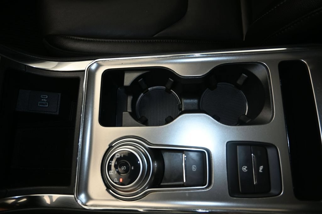 Certified 2022 Ford Edge Titanium AWD/4WD image 18