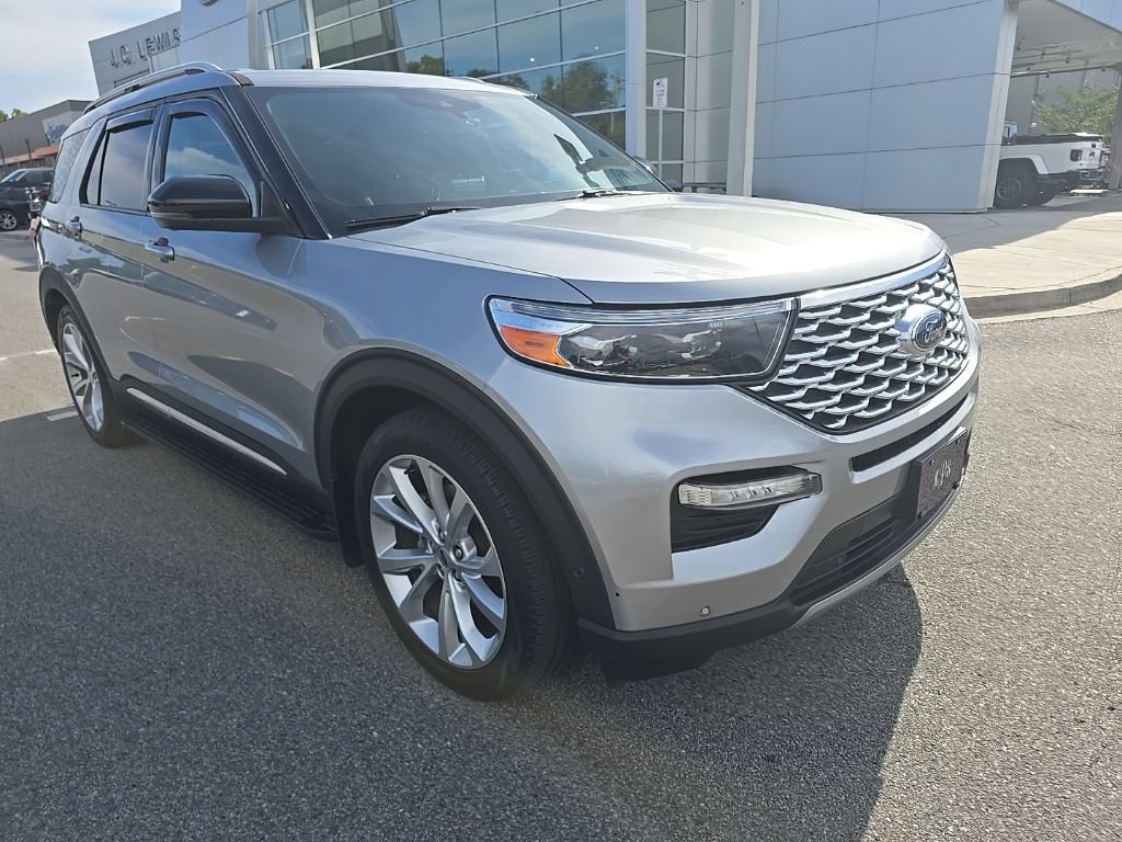 Certified 2022 Ford Explorer Platinum w/ Equipment Group 601A RWD image 2
