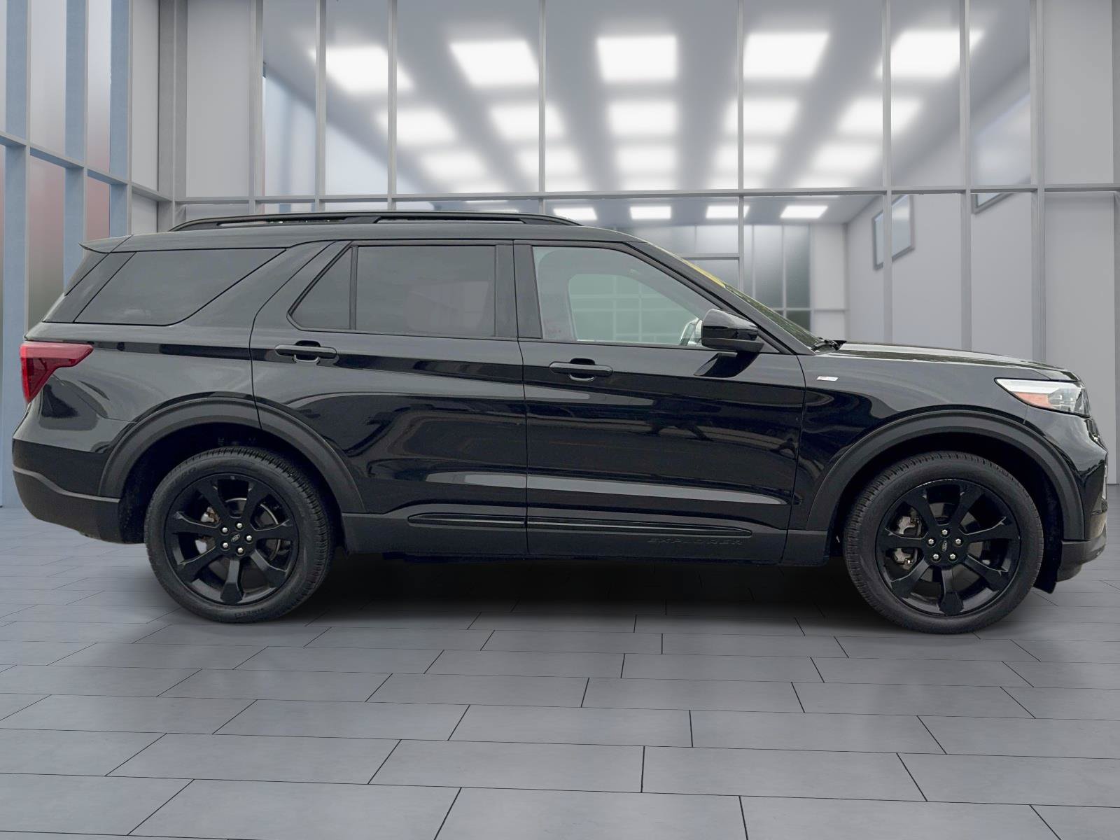 Certified 2023 Ford Explorer ST-Line w/ Class IV Trailer Tow Package AWD/4WD image 3