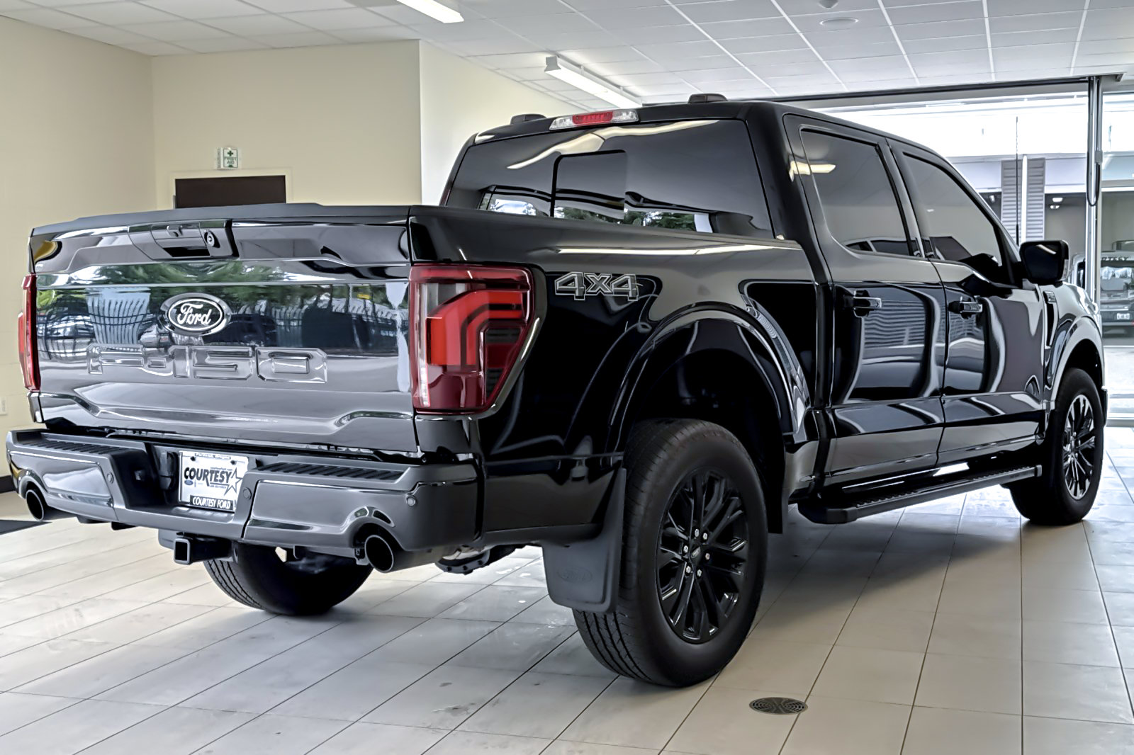 Certified 2025 Ford F150 Lariat AWD/4WD image 4