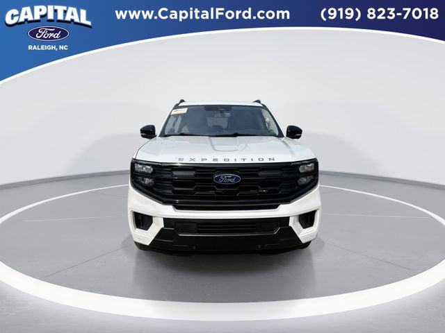Certified 2025 Ford Expedition Active image 3