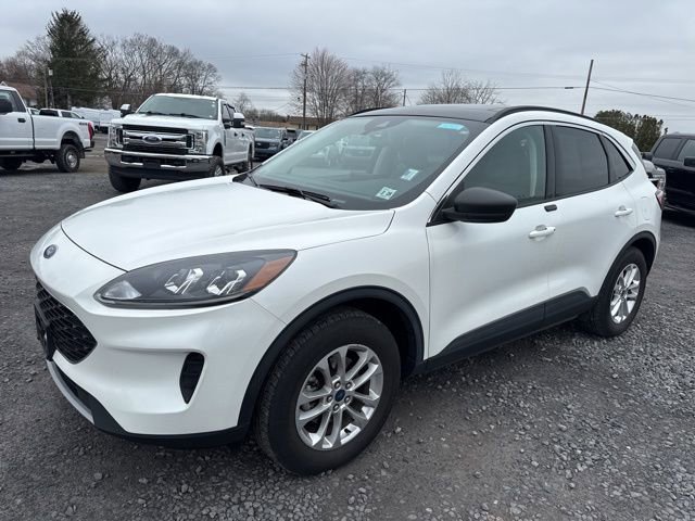 Certified 2022 Ford Escape SE w/ Convenience Package AWD/4WD image 2