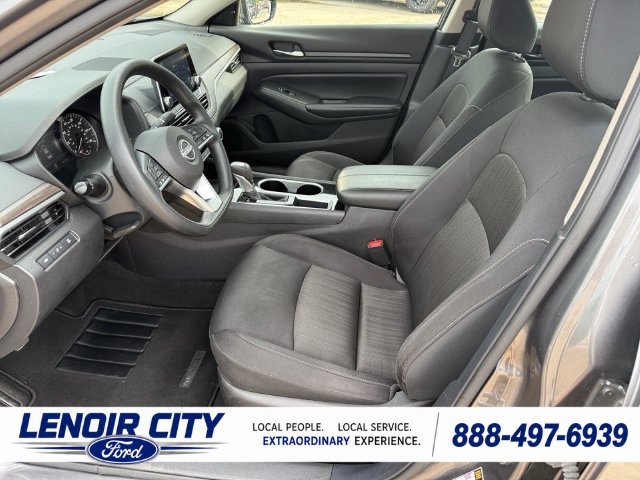 Used 2024 Nissan Altima 2.5 SV FWD image 10