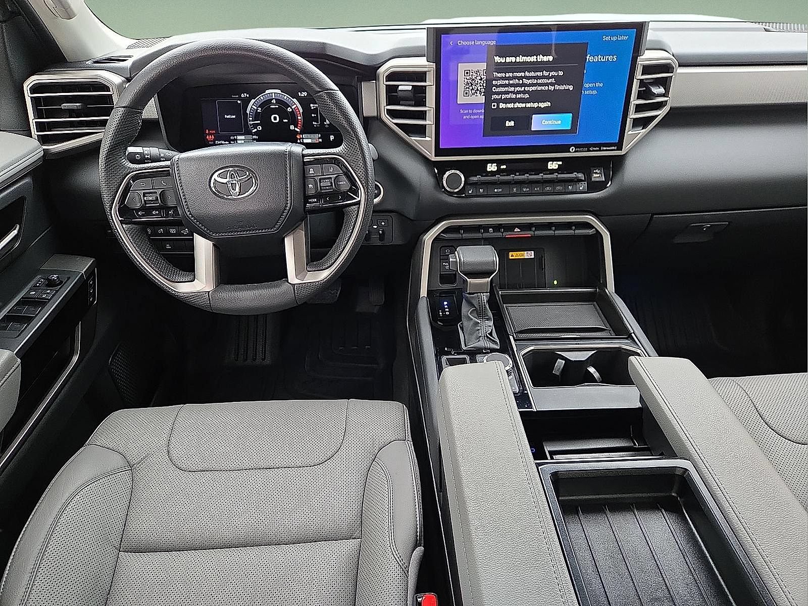 Used 2024 Toyota Tundra Limited w/ Power Package AWD/4WD image 11