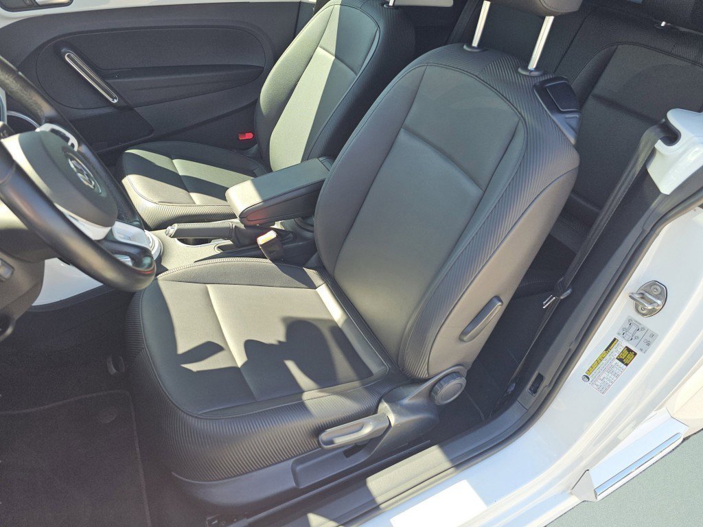 Used 2019 Volkswagen Beetle 2.0T S FWD image 6