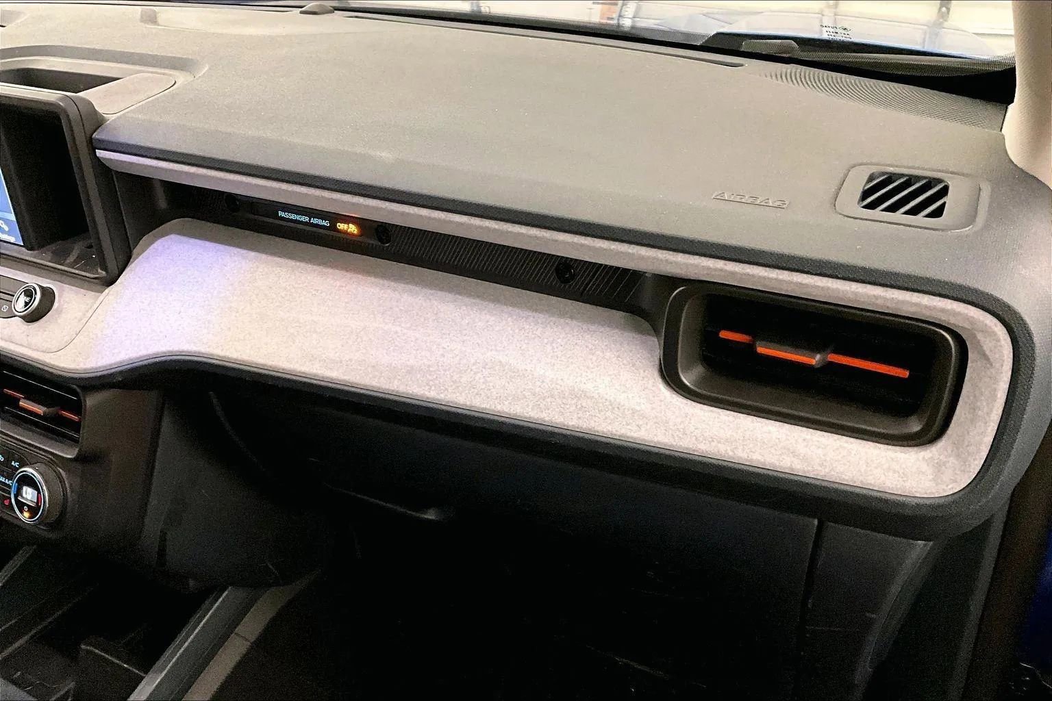 Certified 2022 Ford Maverick XLT w/ XLT Luxury Package image 15