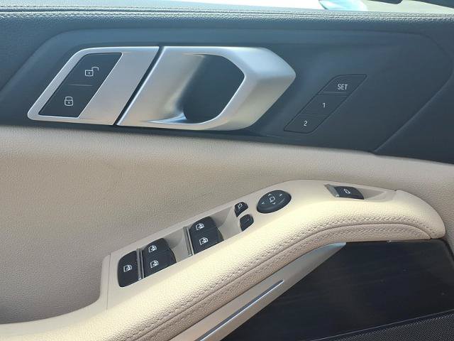Used 2019 BMW X5 xDrive40i w/ Convenience Package AWD/4WD image 13