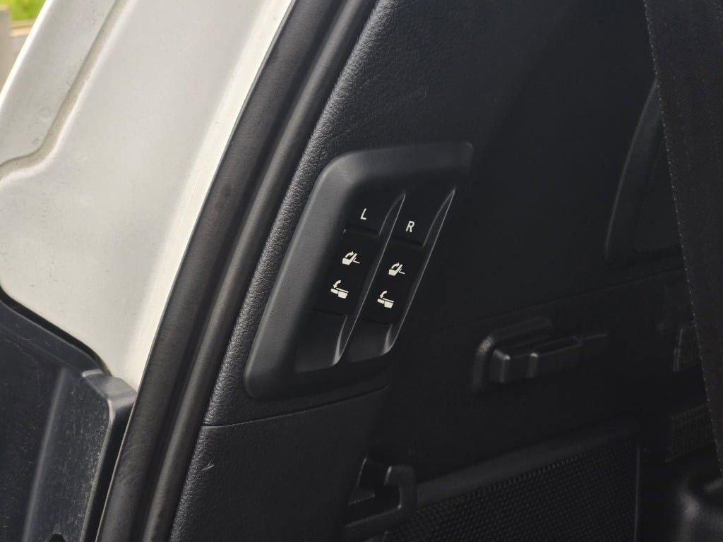 Used 2022 Lexus GX 460 Luxury w/ Sport Design Package AWD/4WD image 17