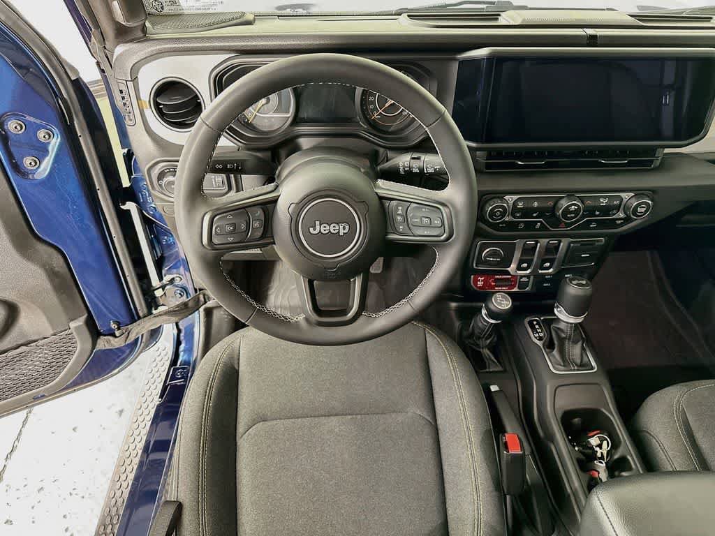 Used 2025 Jeep Wrangler Sport AWD/4WD image 10