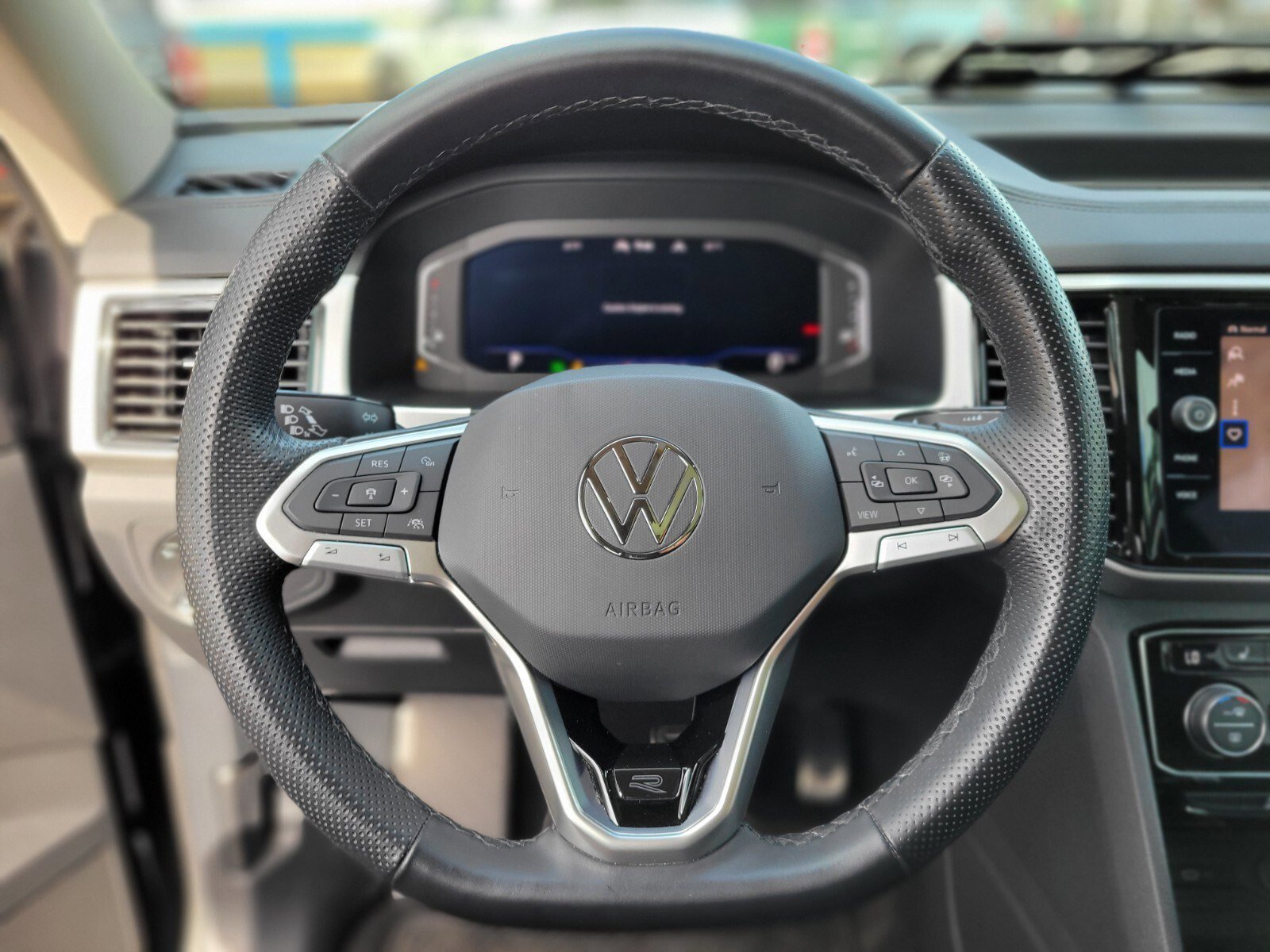 Used 2023 Volkswagen Atlas SEL Premium image 27