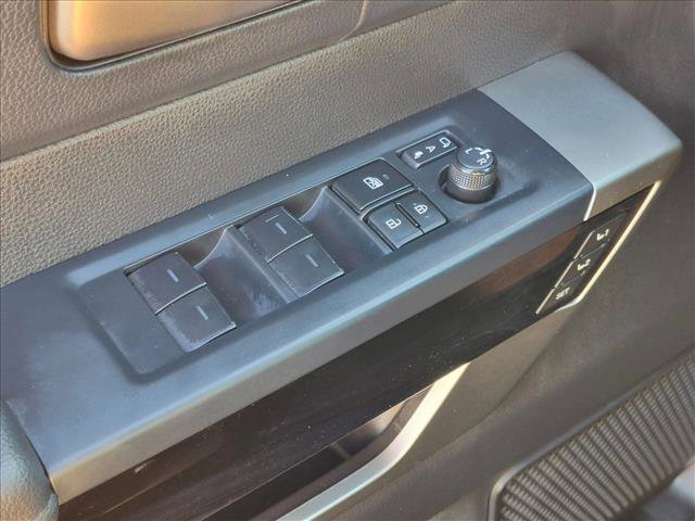 Used 2025 Toyota Tundra Limited AWD/4WD image 12