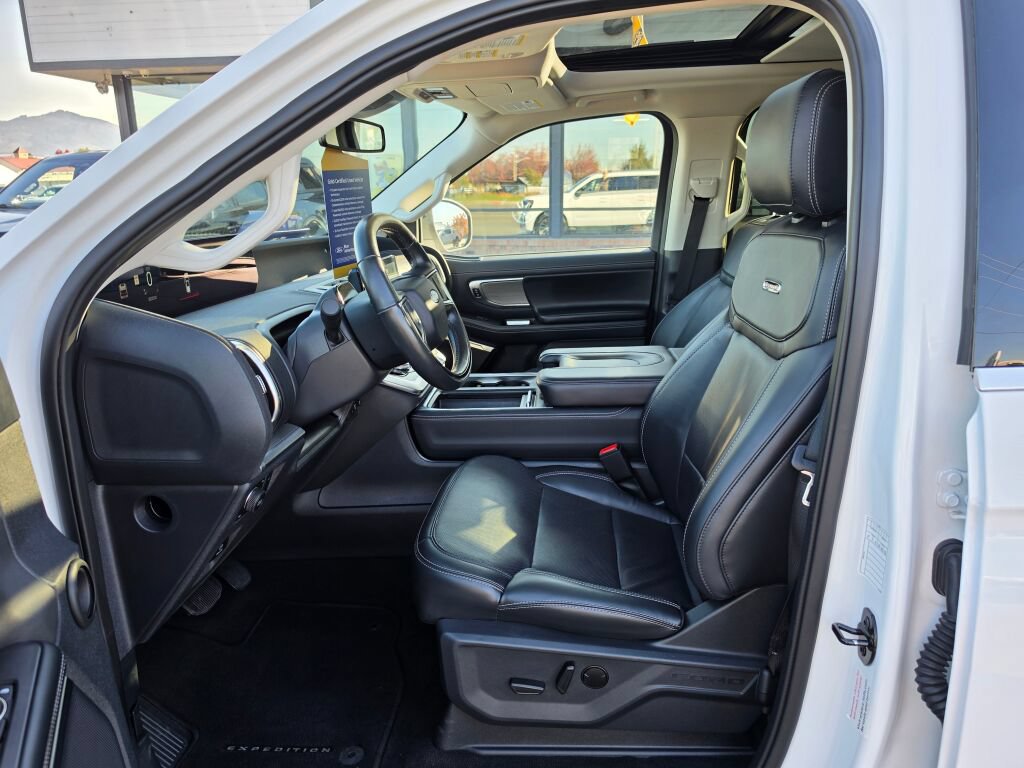 Certified 2025 Ford Expedition Max Platinum AWD/4WD image 16