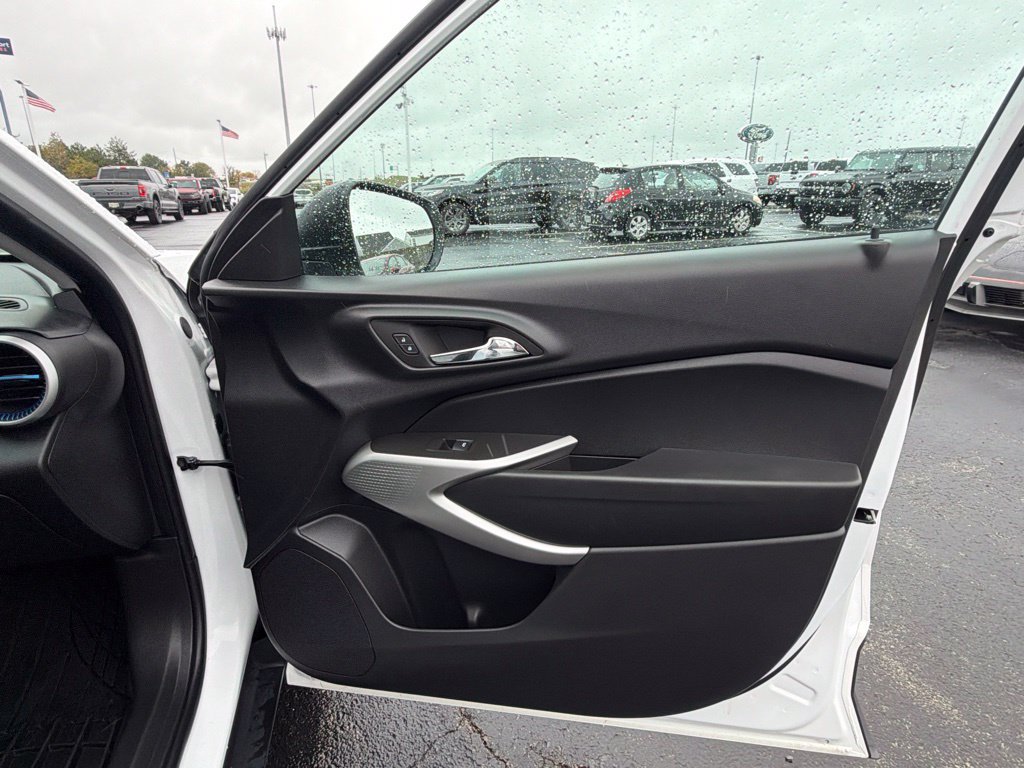 Used 2024 Chevrolet Trax LS FWD image 40