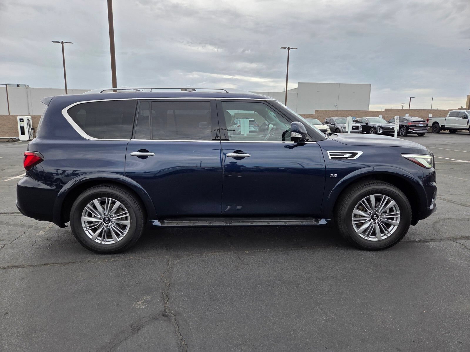 Used 2018 INFINITI QX80 4WD w/ Driver Assistance Package image 7
