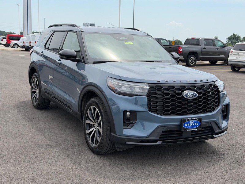 Certified 2026 Ford Explorer ST-Line AWD/4WD image 3