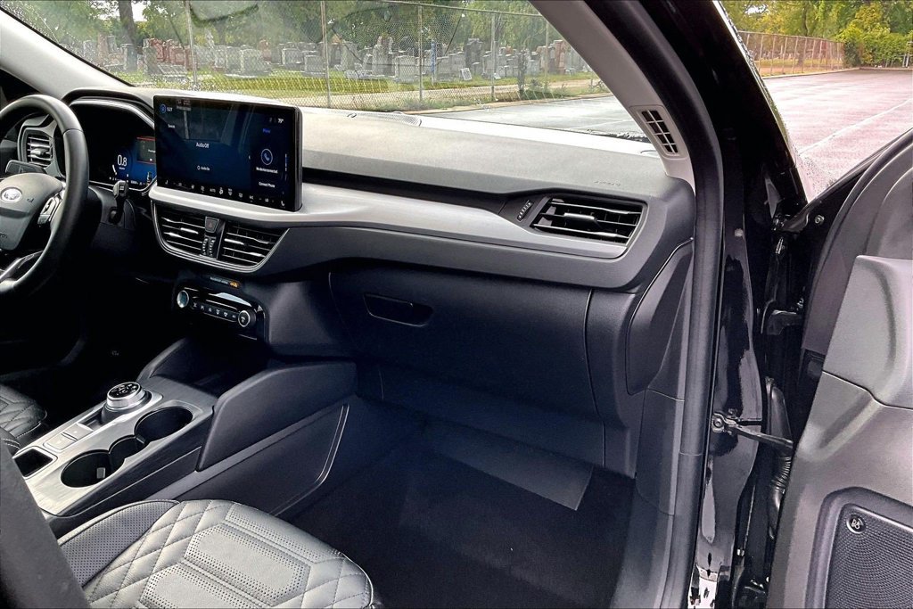 Certified 2024 Ford Escape Platinum w/ Premium Technology Package AWD/4WD image 15