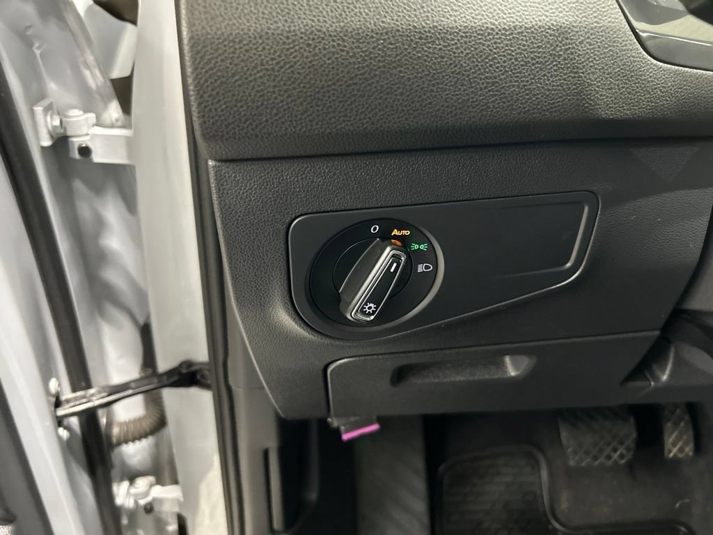 Used 2018 Volkswagen Tiguan SE w/ Panoramic Sunroof Package AWD/4WD image 14