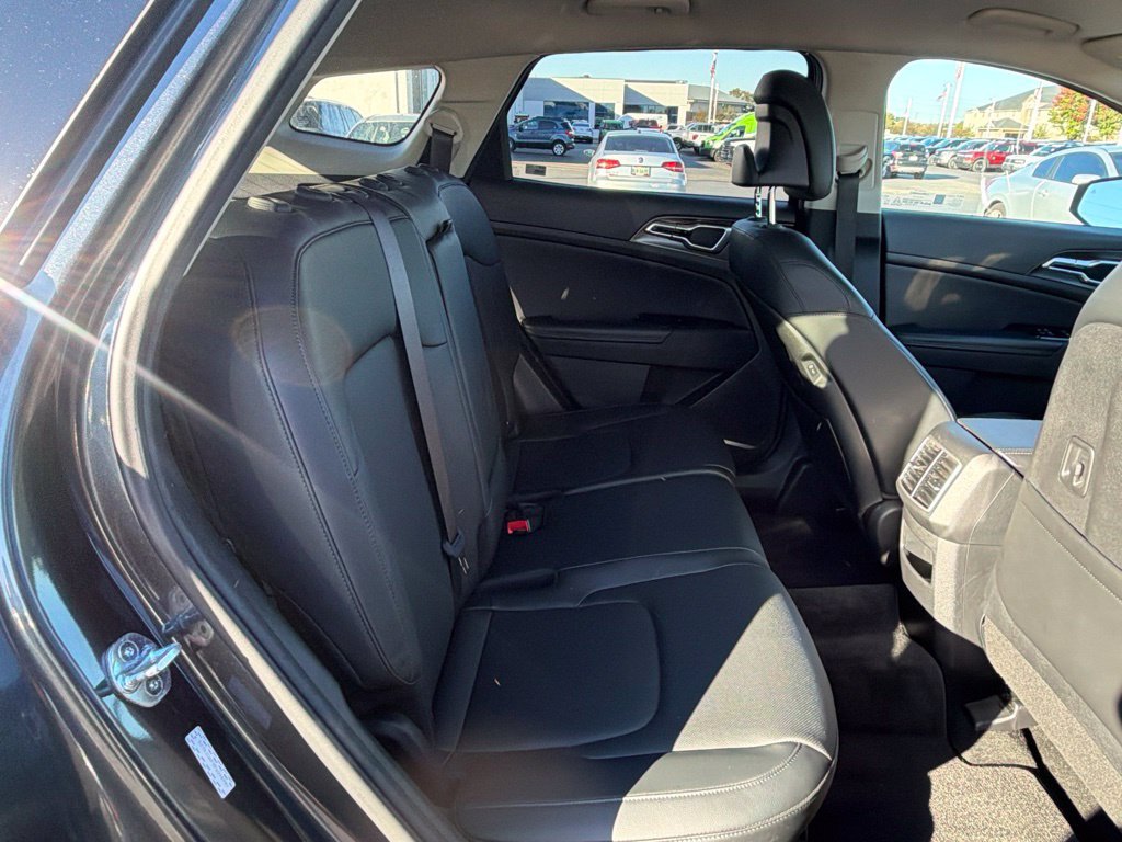Used 2023 Kia Sportage EX FWD image 46