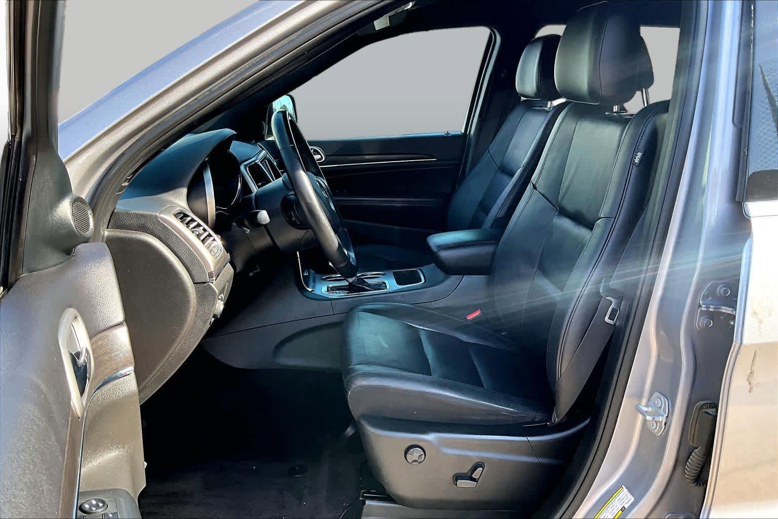 Used 2018 Jeep Grand Cherokee Limited RWD image 8