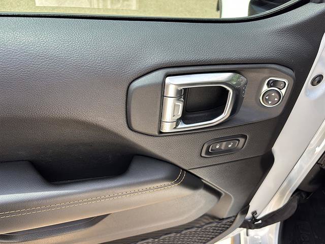 Used 2025 Jeep Wrangler Unlimited Sahara AWD/4WD image 14