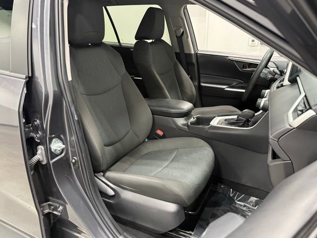 Used 2023 Toyota RAV4 XLE image 33